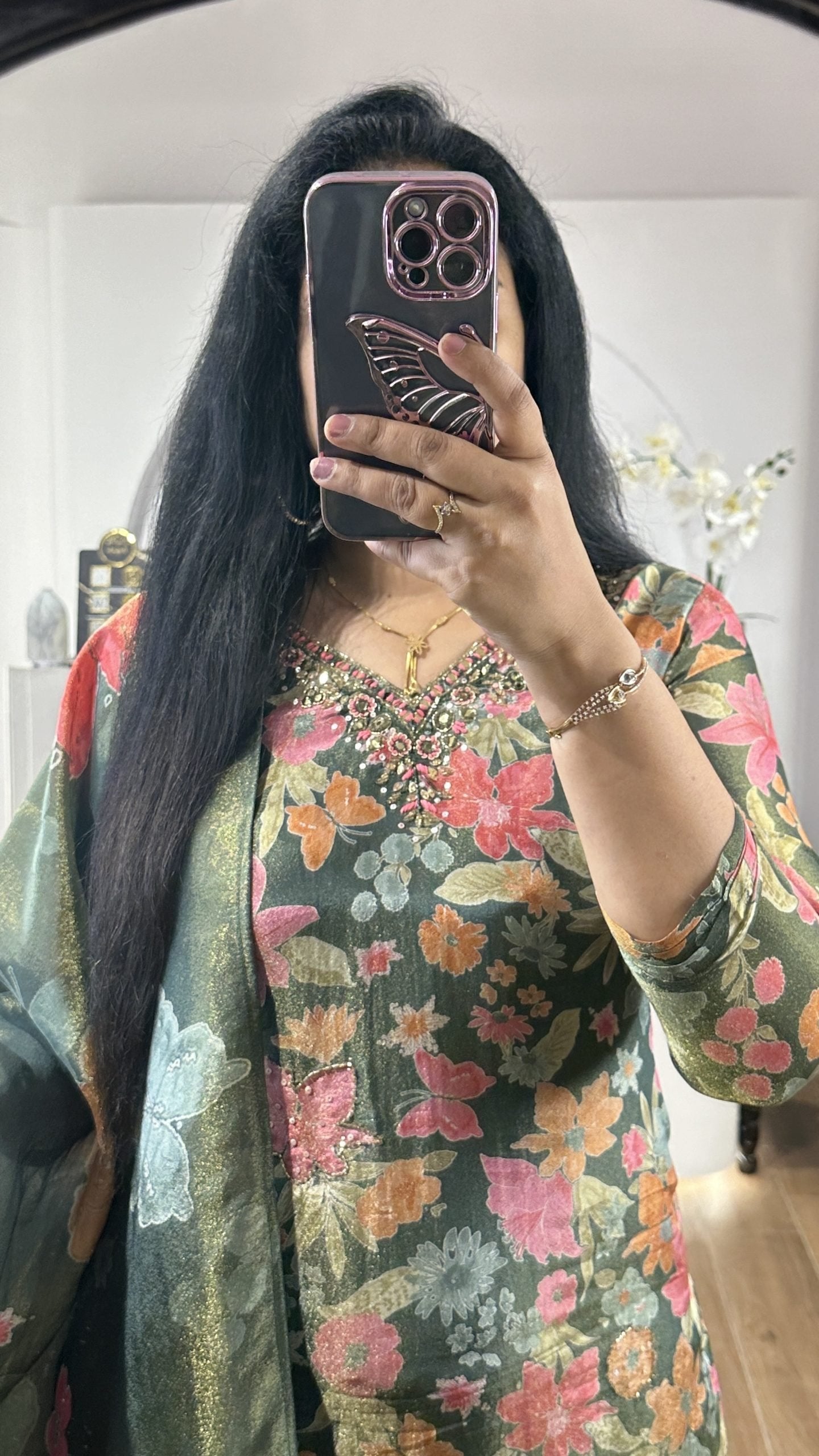 Green & Multicolored Floral Tissue V Neck Kurt